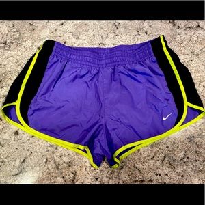 Nike Women's Dri-fit Athletic Shorts Size Large Compression Liner Purple Black